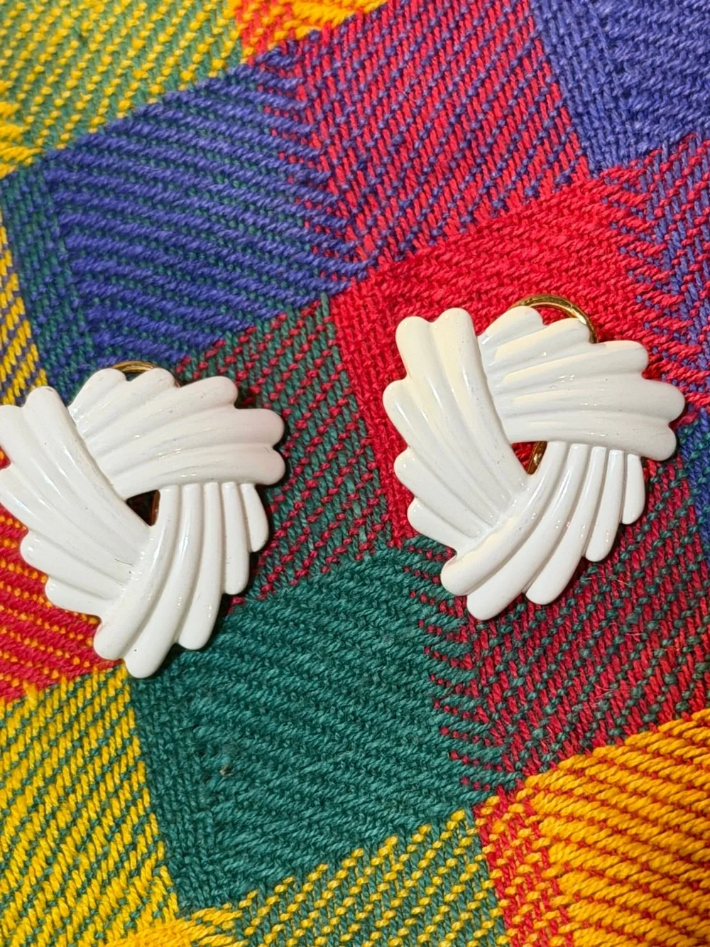 Vintage Trifari White Knot Pattern Earrings